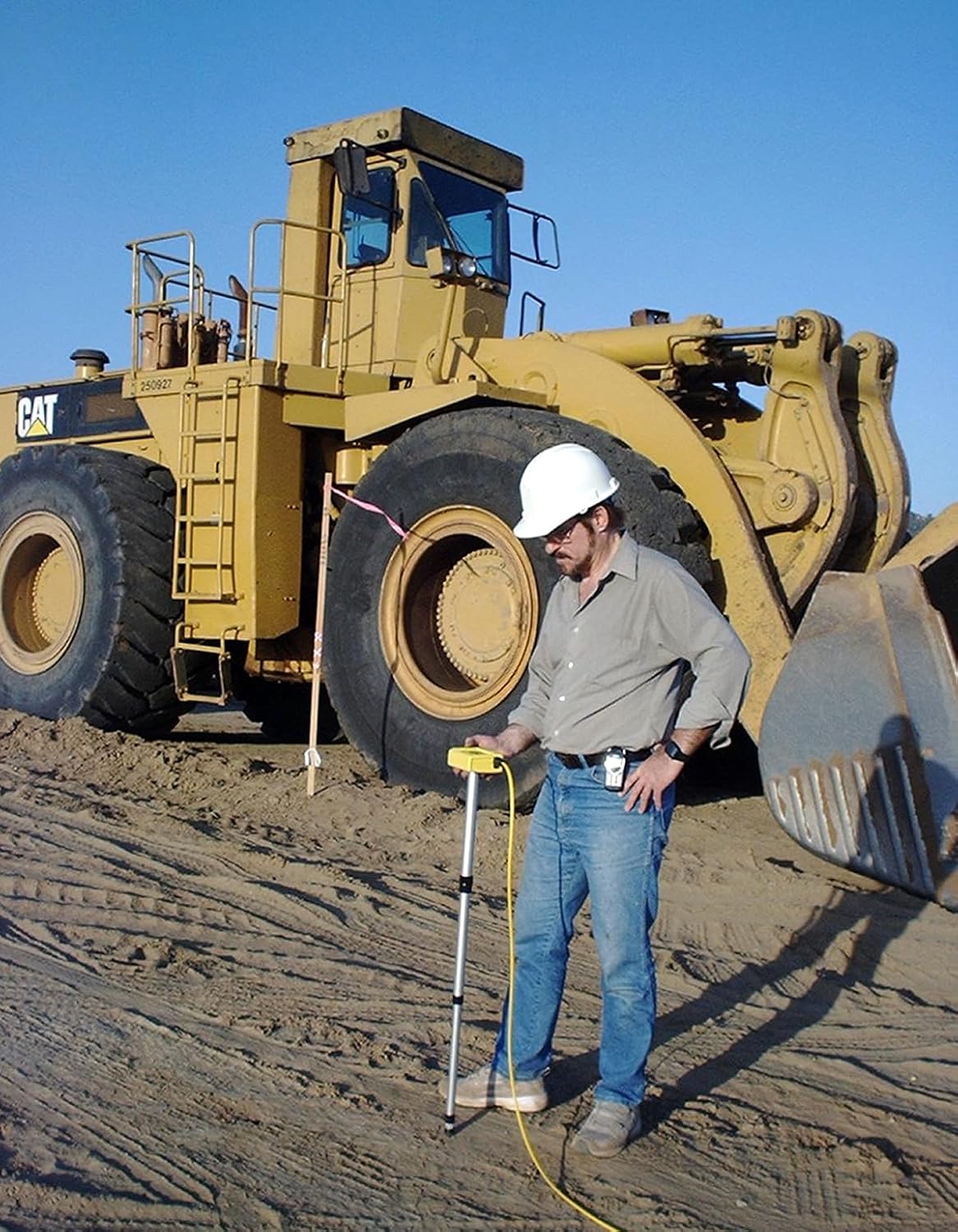 ZIPLEVEL PRO-2030 High Precision Altimeter | For No Line-of-Sight, No Distance Error, Bubble-Free Leveling Tool - Includes Unipod, Protective Boot, Anchoring Stakes, and User Guide