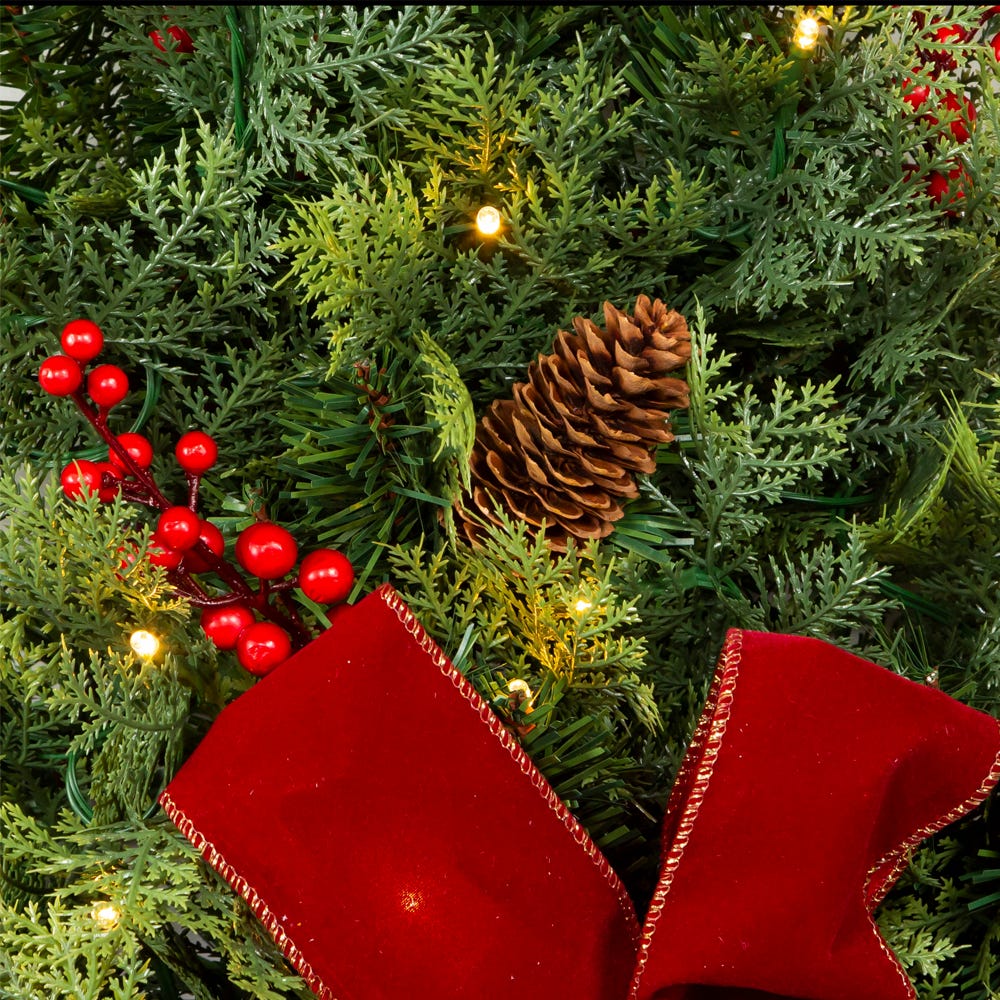 Kurt S. Adler 26“ Battery Operated Pre-Lit Warm White LED Berry and Pinecone Wall Tree