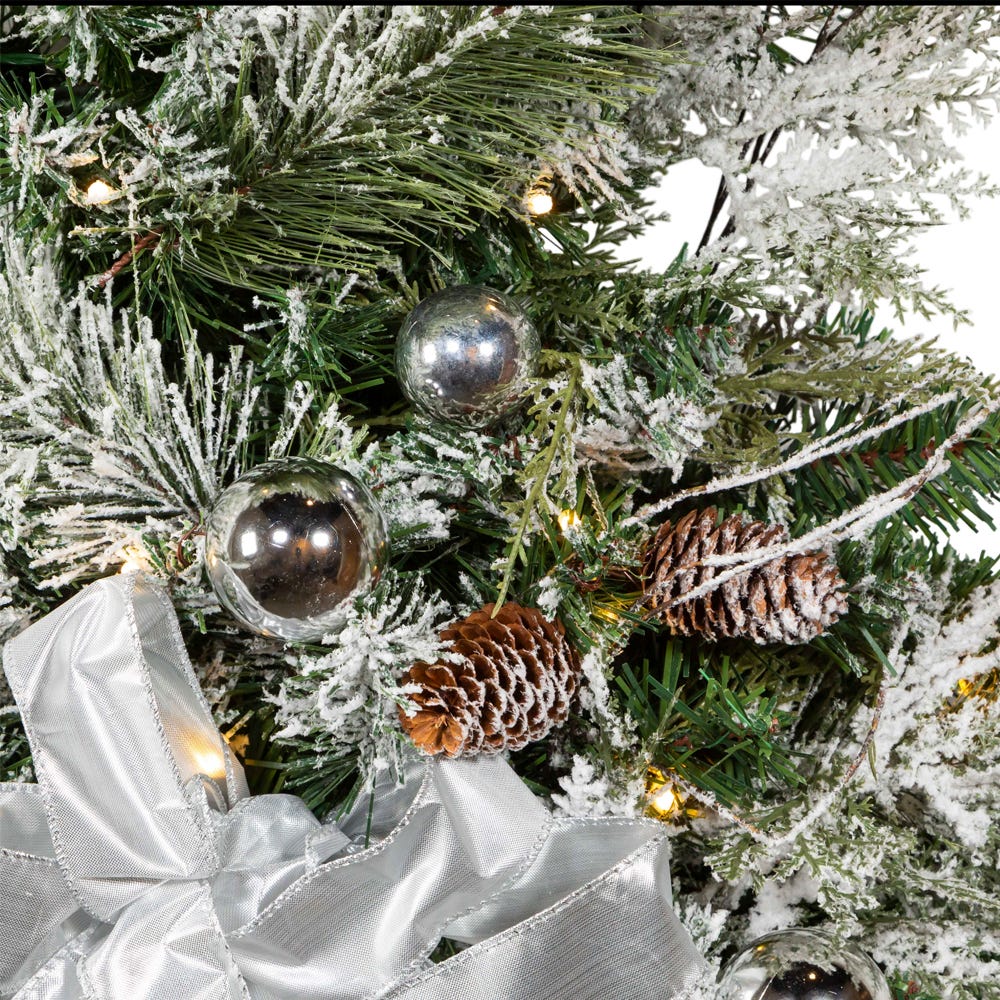 Kurt S. Adler 26“ Battery Operated Pre-Lit Warm White LED Pinecone Wall Tree