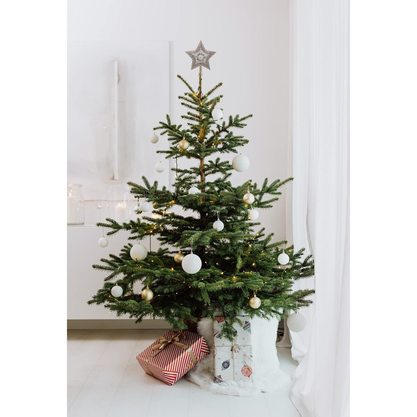 Kurt Adler 13.5-inch Star Treetop with Ivory Pearls and Platinum Glass Glitter