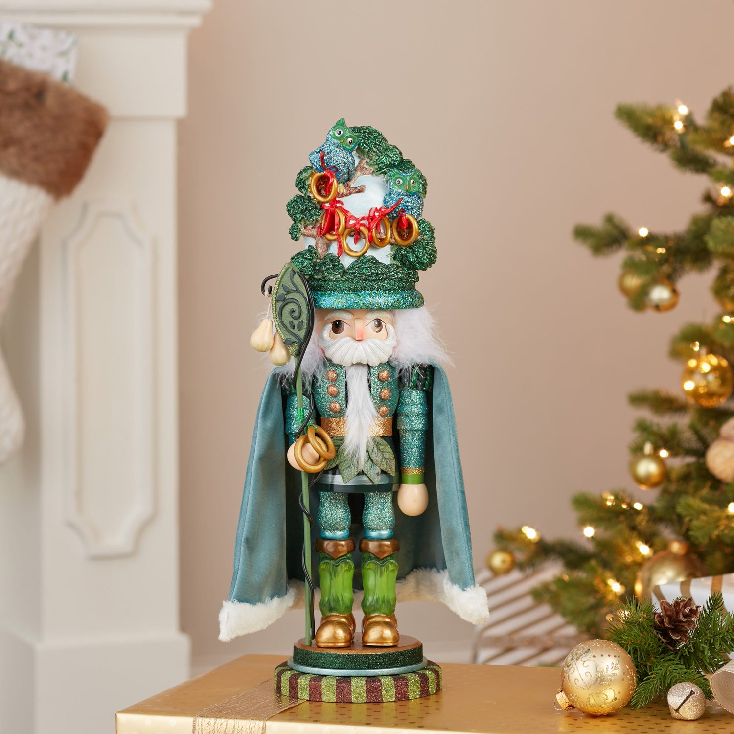 Kurt S. Adler 17.5“ Hollywood Nutcrackers™ Five Golden Rings Nutcracker (5th in Series)