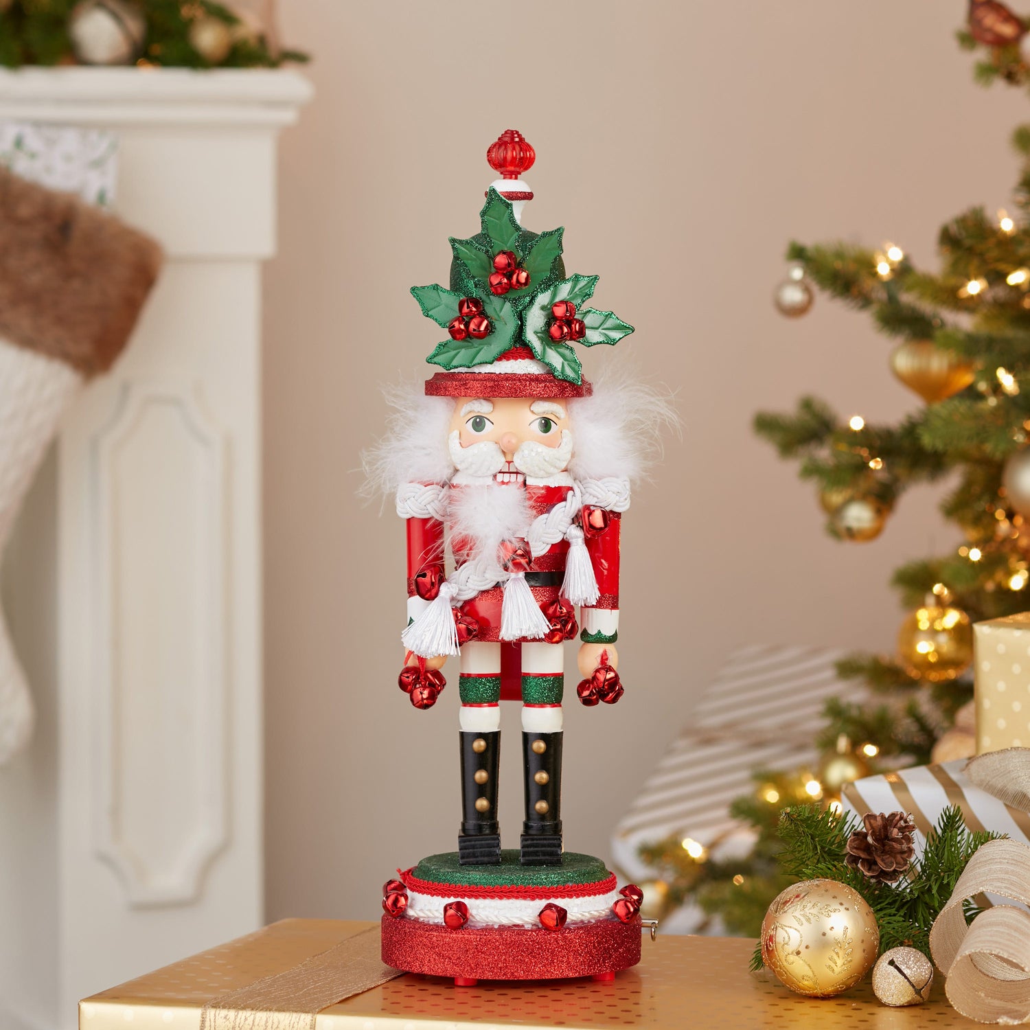 Kurt S. Adler 18“ Hollywood Nutcrackers™ Wind-Up Musical Nutcracker