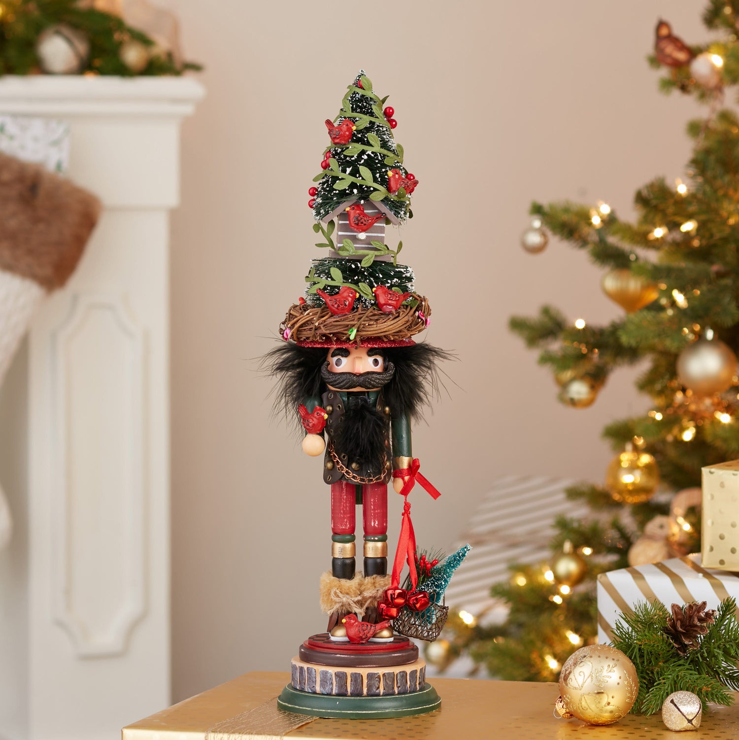 Kurt S. Adler 19.5“ Hollywood Nutcrackers™ Cardinal In Tree Hat Nutcracker